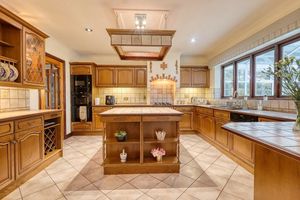 Kitchen- click for photo gallery